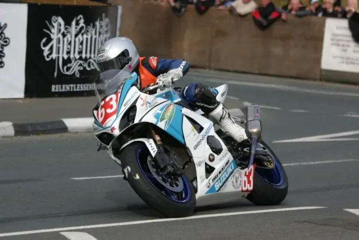 Framed Print : Luis Carreira (Suzuki) 2009 Superstock TT Framed Print : Luis Carreira (Suzuki) 2009 Superstock TT