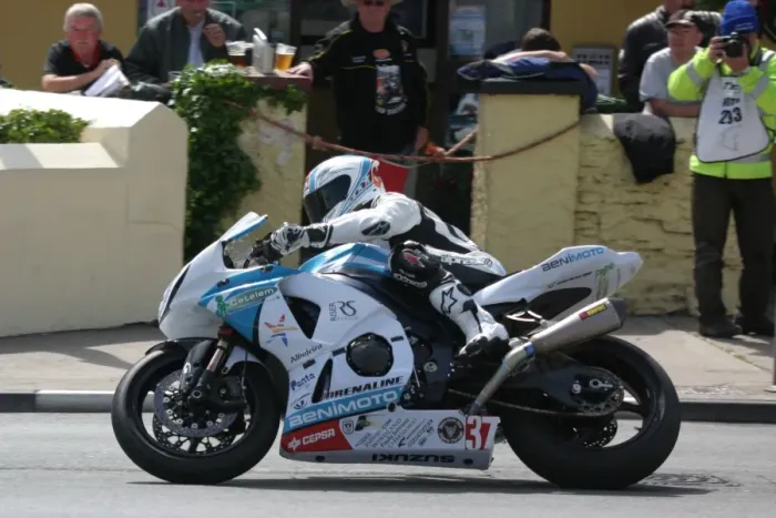 Framed Print : Luis Carreira (Suzuki) 2010 Superstock TT