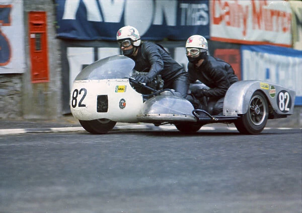 M Wharton-Harrison & M Raistrick (BSA) 1971 500 Sidecar TT