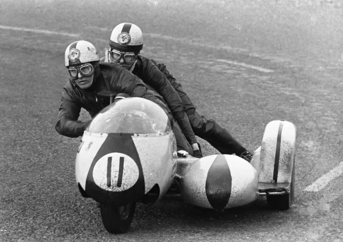 Framed Print : Mac Hobson & John Hartridge (BSA) 1971 750cc Sidecar TT