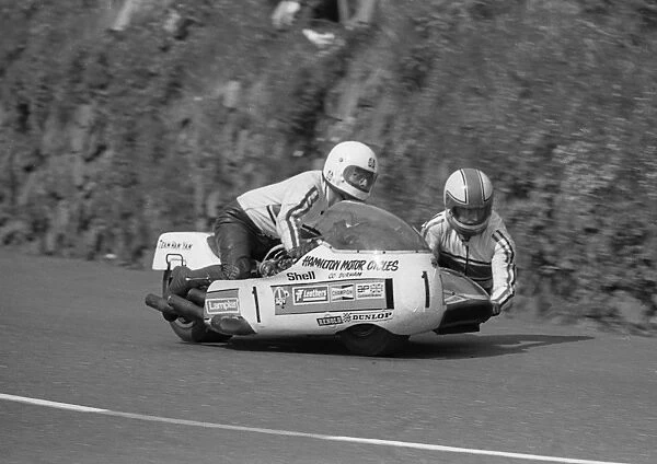 Mac Hobson  /  Stuart Collins (Suzuki) 1977 Sidecar TT