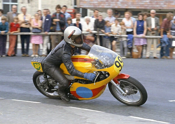 Mal Kirwan (Yamaha) 1975 Senior Manx Grand Prix