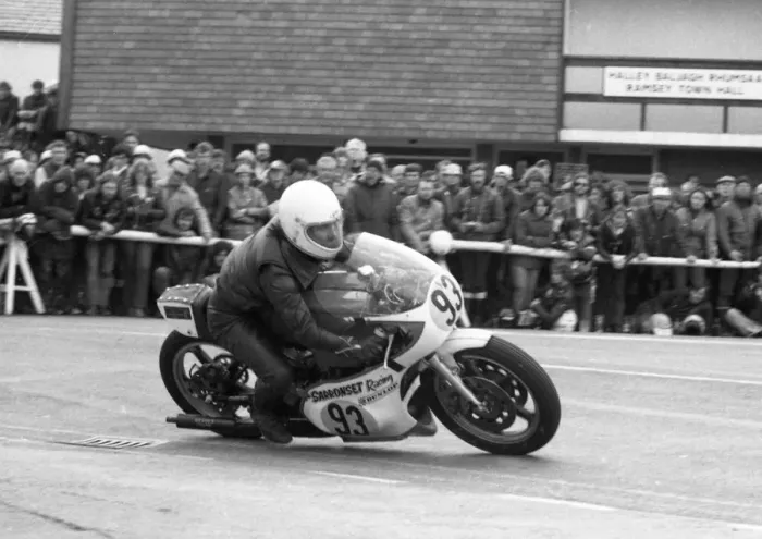 Framed Print : Mal Kirwan (Yamaha) 1981 Senior TT Framed Print : Mal Kirwan (Yamaha) 1981 Senior TT