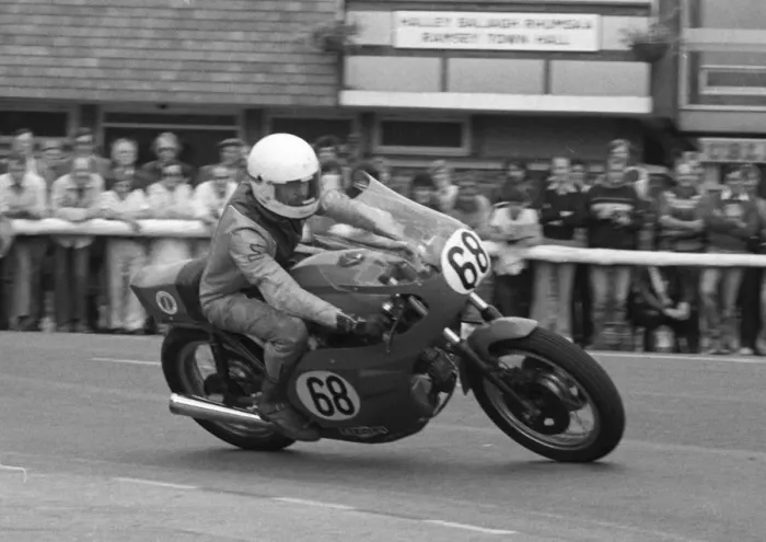 Framed Print : Mal Marsden (Honda) 1981 Senior Manx Grand Prix Framed Print : Mal Marsden (Honda) 1981 Senior Manx Grand Prix