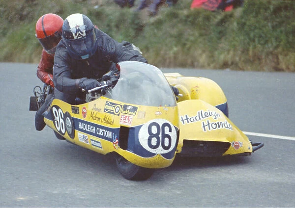 Malcolm Aldrick & Mick Skeels (Hadleigh Honda) 1974 500 Sidecar TT