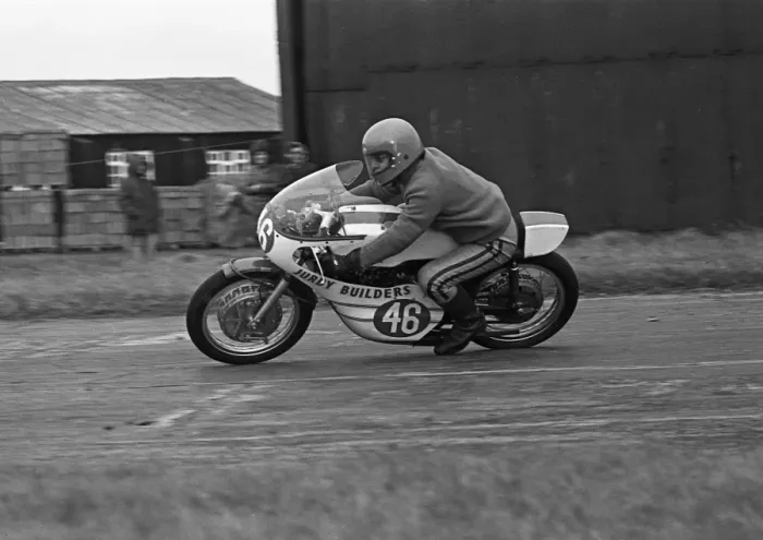Framed Print : Malcolm Teare (Yamaha) 1976 Jurby Airfield Framed Print : Malcolm Teare (Yamaha) 1976 Jurby Airfield