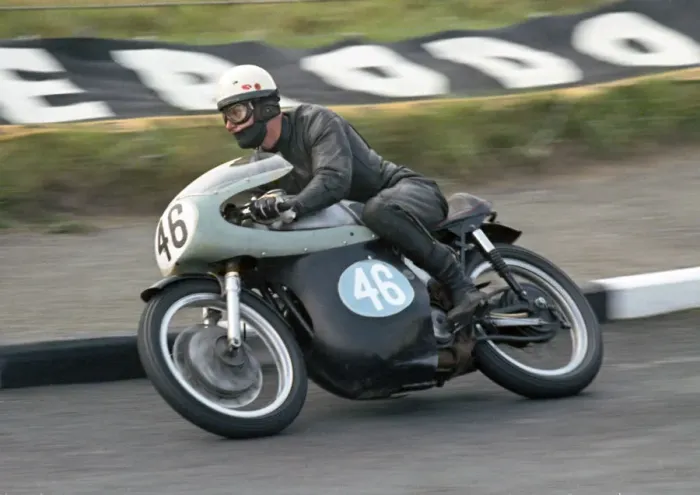Framed Print : Malcolm Uphill (Norton) 1966 Junior TT Framed Print : Malcolm Uphill (Norton) 1966 Junior TT