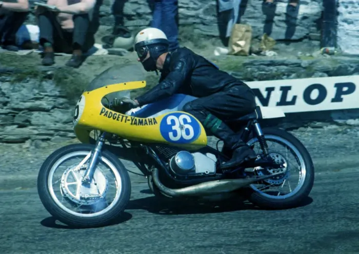 Framed Print : Malcolm Uphill (Padgett Yamaha) 1969 Junior TT