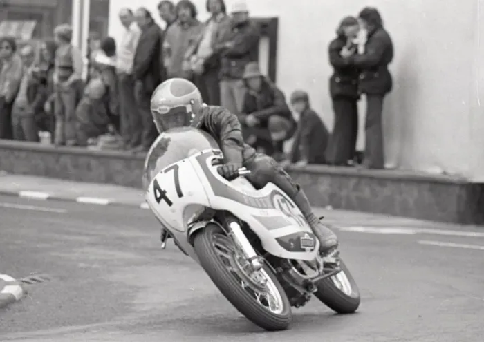 Framed Print : Malcolm Wheeler (Seeley) 1975 Senior Manx Grand Prix