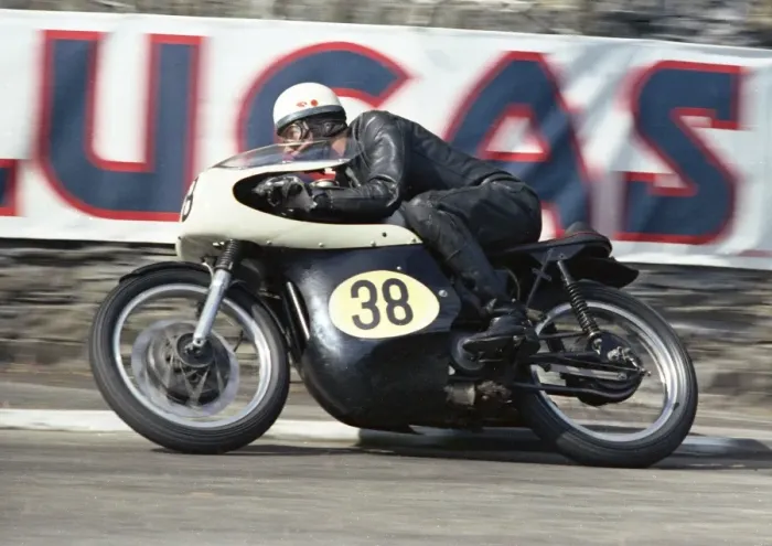 Framed Print : Malcom Uphill (Norton) 1966 Senior TT Framed Print : Malcom Uphill (Norton) 1966 Senior TT