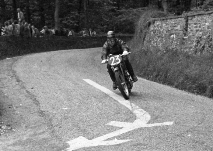 Framed Print : Manliff Barrington (Guzzi) 1947 Lightweight TT Framed Print : Manliff Barrington (Guzzi) 1947 Lightweight TT