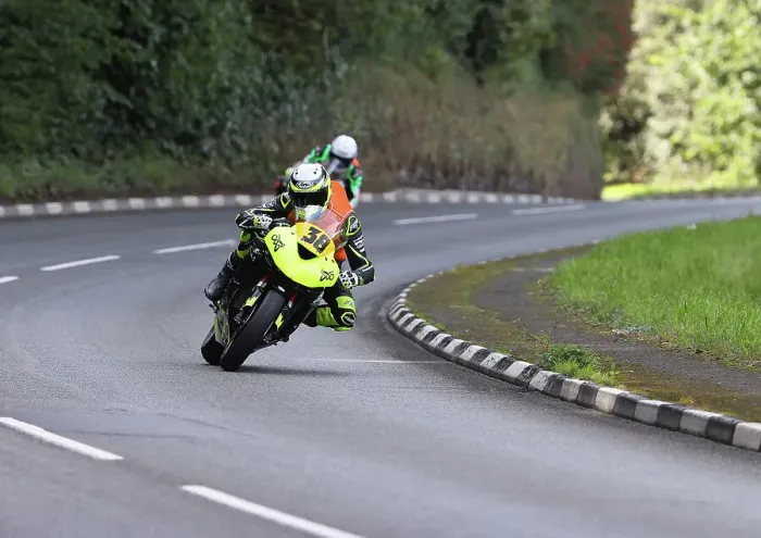 Framed Print : Manxman Frankie Stennett (Kawasaki) at Quarry Bends 2022 Senior Manx Grand Prix Framed Print : Manxman Frankie Stennett (Kawasaki) at Quarry Bends 2022 Senior Manx Grand Prix