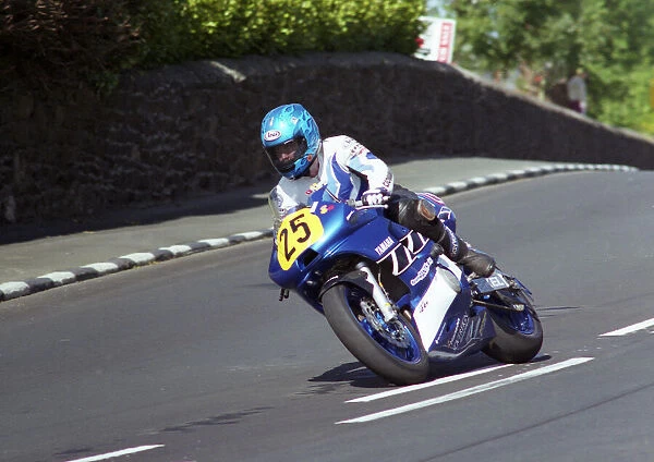 Marie Hodgson (Yamaha) 2005 Senior Manx Grand Prix