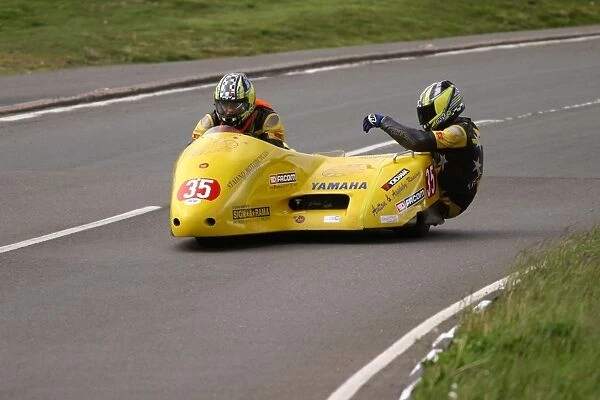 Mark Autton & Wayne Appleby (Shelbourne Yamaha) 2004 Sidecar TT