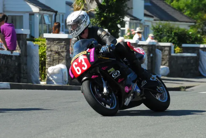 Framed Print : Mark Bamford (Kawasaki) 2014 Southern 100 Framed Print : Mark Bamford (Kawasaki) 2014 Southern 100