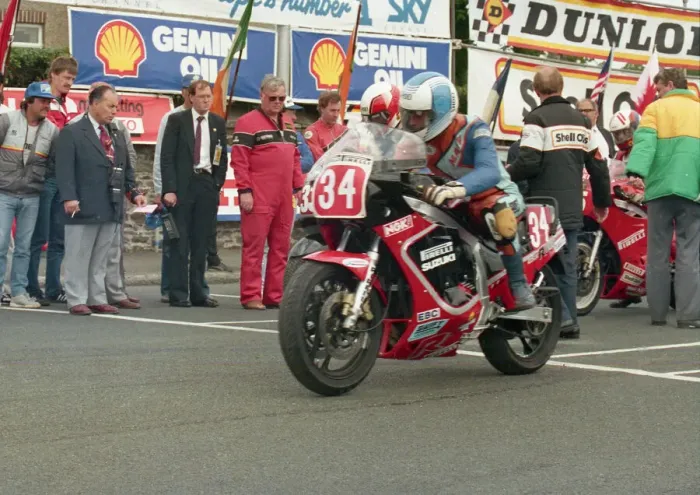 Framed Print : Mark Bullen (Suzuki) 1988 Production A TT Framed Print : Mark Bullen (Suzuki) 1988 Production A TT