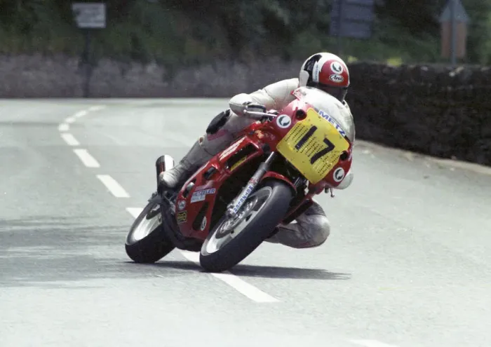 Framed Print : Mark Farmer (Yamaha) 1990 Supersport 600 TT