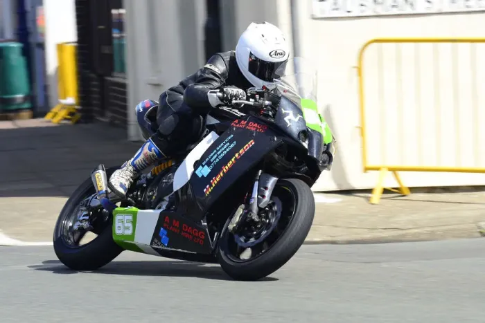 Framed Print : Mark Herbertson (Kawasaki) 2014 Lightweight TT Framed Print : Mark Herbertson (Kawasaki) 2014 Lightweight TT