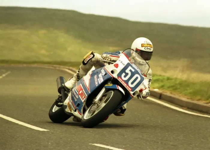 Framed Print : Mark Linscott (Suzuki) 1988 Production B TT Framed Print : Mark Linscott (Suzuki) 1988 Production B TT