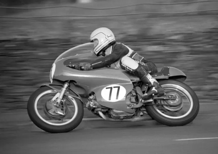 Framed Print : Mark Linton (Aermacchi) 1986 Classic Junior Manx Grand Prix Framed Print : Mark Linton (Aermacchi) 1986 Classic Junior Manx Grand Prix