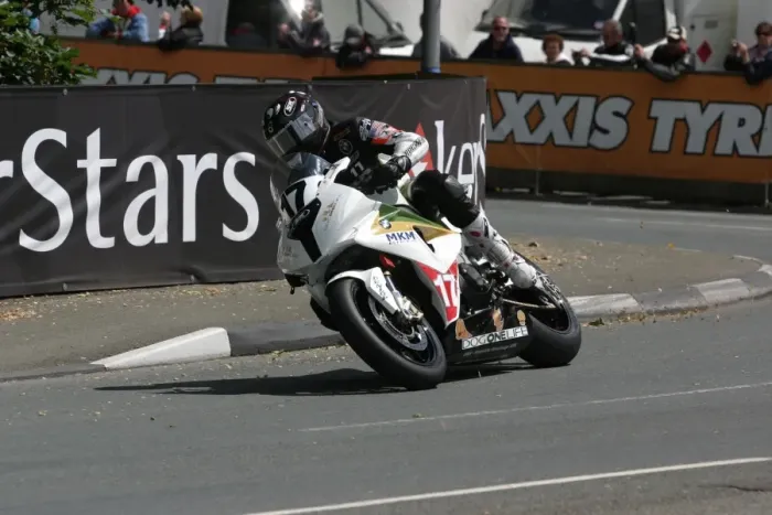 Framed Print : Mark Miller (BMW) 2010 Senior TT Framed Print : Mark Miller (BMW) 2010 Senior TT