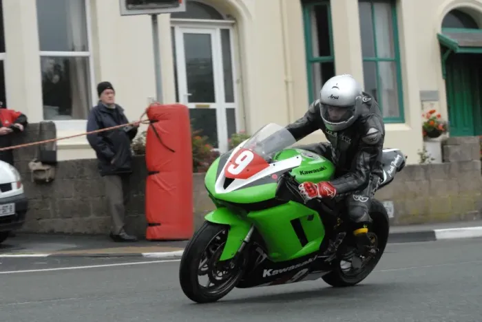Framed Print : Mark Parbury (Kawasaki) 2008 Newcomers Manx Grand Prix Framed Print : Mark Parbury (Kawasaki) 2008 Newcomers Manx Grand Prix