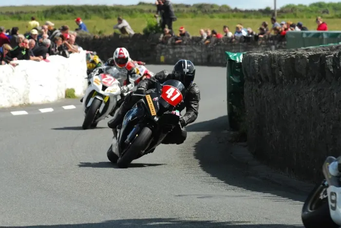 Framed Print : Mark Parrett (BMW) 2015 Southern 100 Framed Print : Mark Parrett (BMW) 2015 Southern 100