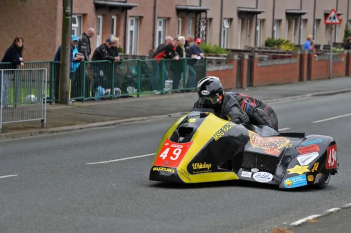 Framed Print : Mark Saunders & Kevin Jones (Windle Suzuki) 2014 Sidecar TT Framed Print : Mark Saunders & Kevin Jones (Windle Suzuki) 2014 Sidecar TT