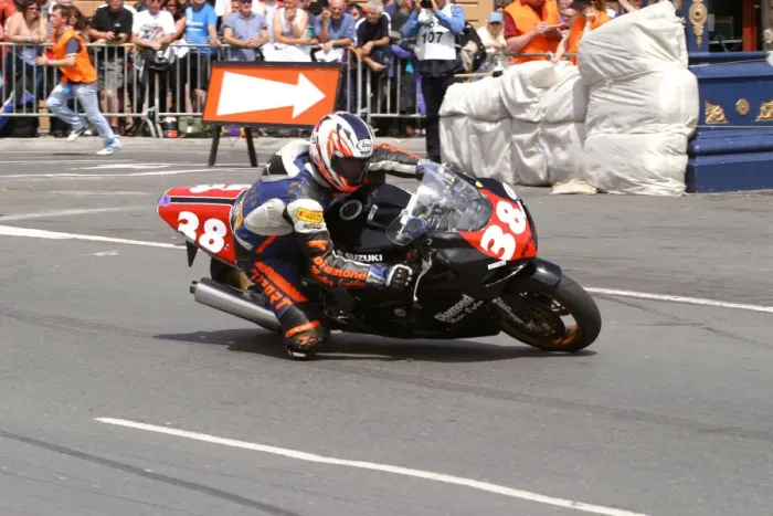Framed Print : Mark Vernon (Suzuki) 2004 Production 1000 TT