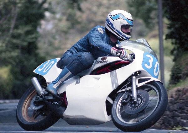 Martin Powell (Yamaha) 1990 Junior Manx Grand Prix