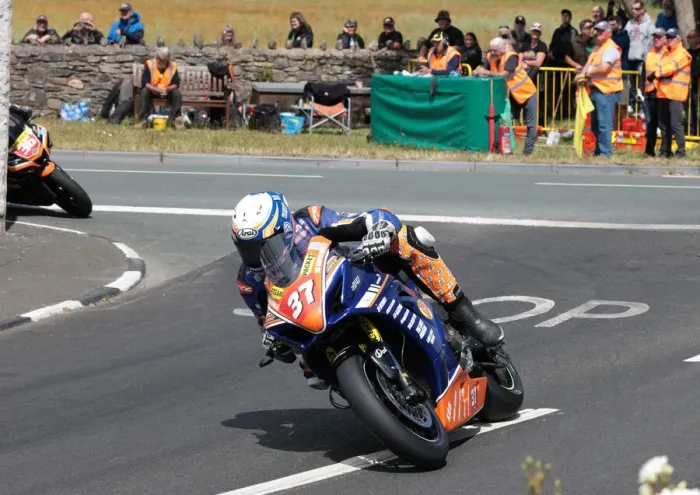 Framed Print : Martin Simpson (Suzuki) 2022 Southern 100 Framed Print : Martin Simpson (Suzuki) 2022 Southern 100