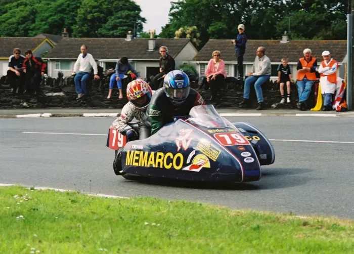 Framed Print : Martin Vollebregt & Christine Blunck (Windle Yamaha) 2004 Sidecar TT Framed Print : Martin Vollebregt & Christine Blunck (Windle Yamaha) 2004 Sidecar TT
