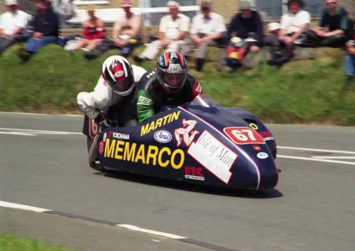 Framed Print : Martin Vollebregt & Rory O Connor (Windle Yamaha) 2002 Sidecar TT Framed Print : Martin Vollebregt & Rory O Connor (Windle Yamaha) 2002 Sidecar TT