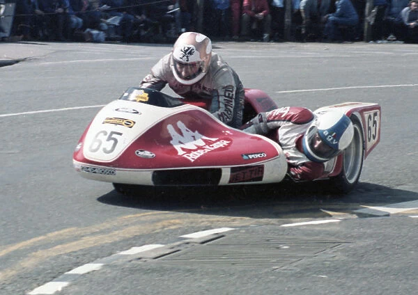 Martinel Franco & Marino Sanna (Yamaha) 1981 Sidecar TT