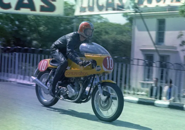 Framed Print : Martyn Ashwood (Norton) 1972 Production TT Framed Print : Martyn Ashwood (Norton) 1972 Production TT