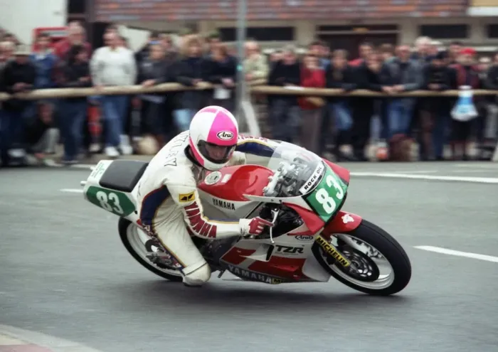 Framed Print : Mat Oxley (Yamaha) 1989 Supersport 400 TT