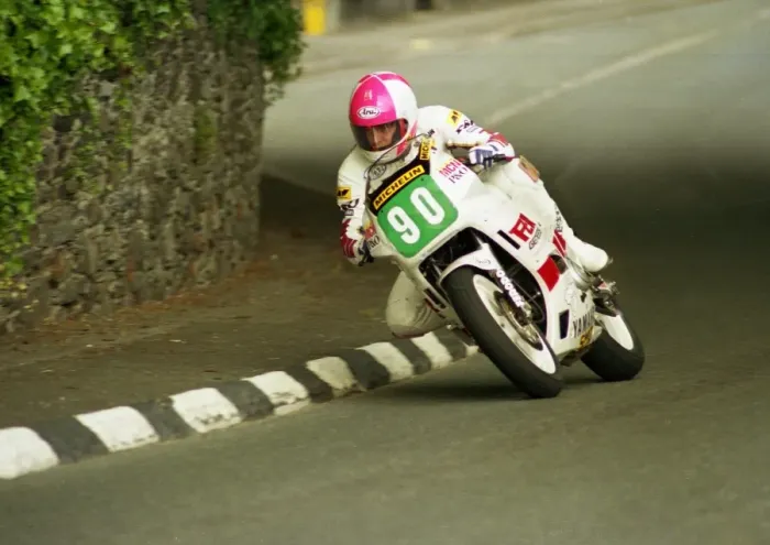 Framed Print : Mat Oxley (Yamaha) at Greeba Castle; 1988 Production D TT