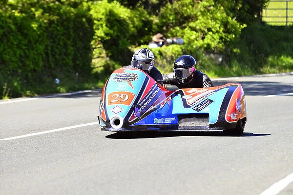 Matthew Dix & Shaun Parker (Baker Yamaha) 2015 Sidecar TT