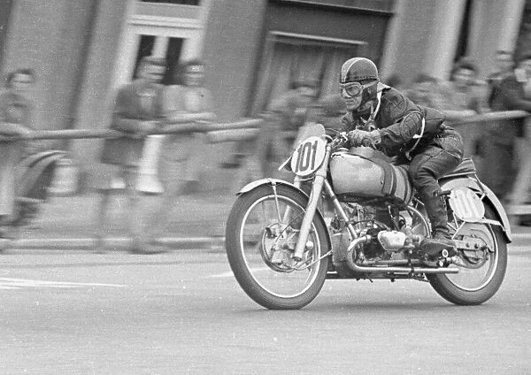Maurice Chefneux (Douglas) 1950 Junior Clubman TT