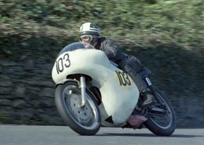 Framed Print : Maurice Hodges (Norton) 1967 Senior Manx Grand Prix Framed Print : Maurice Hodges (Norton) 1967 Senior Manx Grand Prix