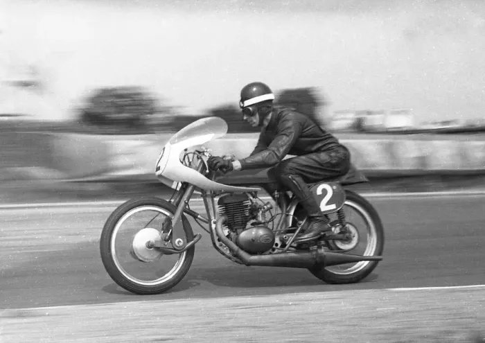 Framed Print : Maurice Price (Greeves) 1967 Southern 100 Framed Print : Maurice Price (Greeves) 1967 Southern 100