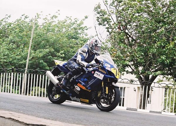 Michael Crellin (Suzuki) 2004 Senior TT