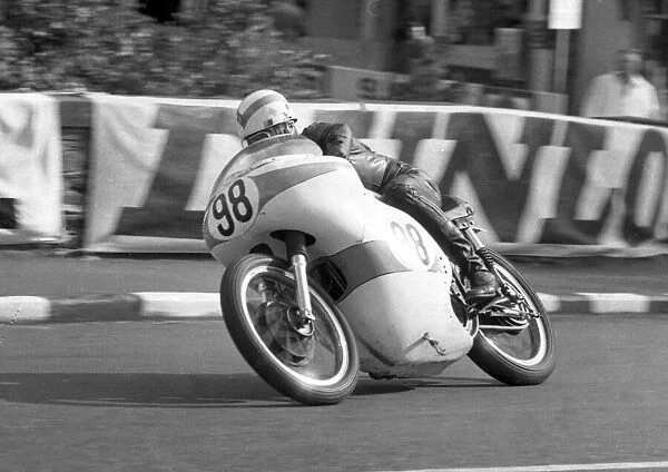 Michael Dixon (Norton BSA) 1966 Senior Manx Grand Prix