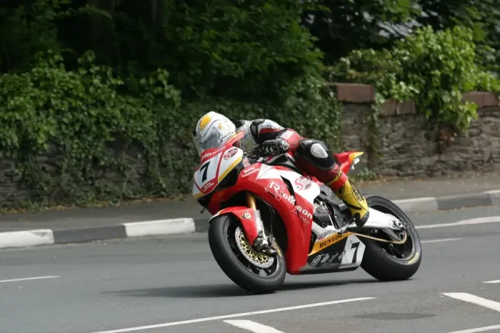 Framed Print : Michael Dunlop (Honda) 2010 Senior TT Framed Print : Michael Dunlop (Honda) 2010 Senior TT
