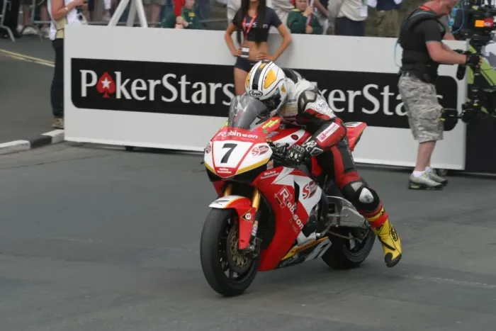 Framed Print : Michael Dunlop (Honda) 2010 Superbike TT