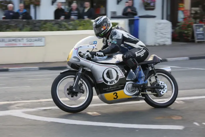 Framed Print : Michael Dunlop (Norton) 2015 500 Classic TT Framed Print : Michael Dunlop (Norton) 2015 500 Classic TT