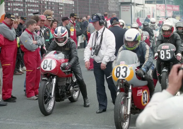 Framed Print : Michael Hull (Norton) & Dennis Christian (Ducati) 1995 Classic Parade Framed Print : Michael Hull (Norton) & Dennis Christian (Ducati) 1995 Classic Parade