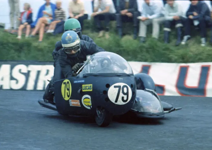 Framed Print : Michael Hunt & Colin Newbold (Triumph) 1970 750 Sidecar TT