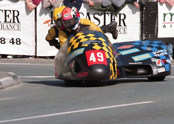 Michael Ibbotson & Mark Fitzgerald (Windle Yamaha) 1999 Sidecar TT