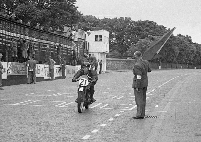 Framed Print : Michael McGeagh (BSA) 1950 Junior Clubman TT Framed Print : Michael McGeagh (BSA) 1950 Junior Clubman TT